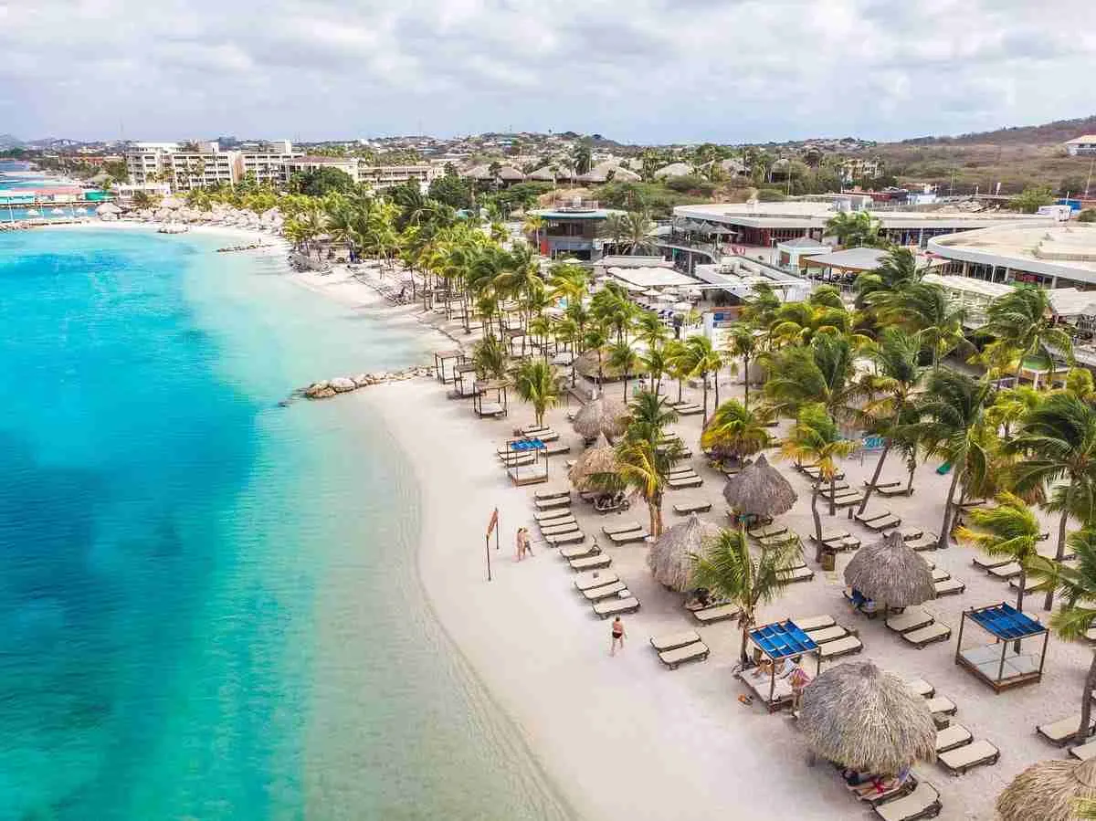 zon zee strand vakantie jan thiel st joris mambo beach willemstad curacao boanire aruba villa house appartment for rent rental huren aquilar casa luxe kit surfen baai eiland isla island nederlanders americans colombiana eco resort sea sun zwembad yacuzzi pool gated safe surf kite sint joris baai sea view bay walking tracks relax hofi voetbal containers st joris resort gated community safe nord side